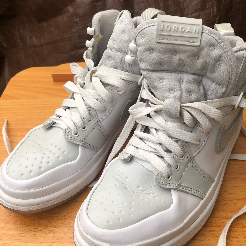 JORDAN shoes…… size 5